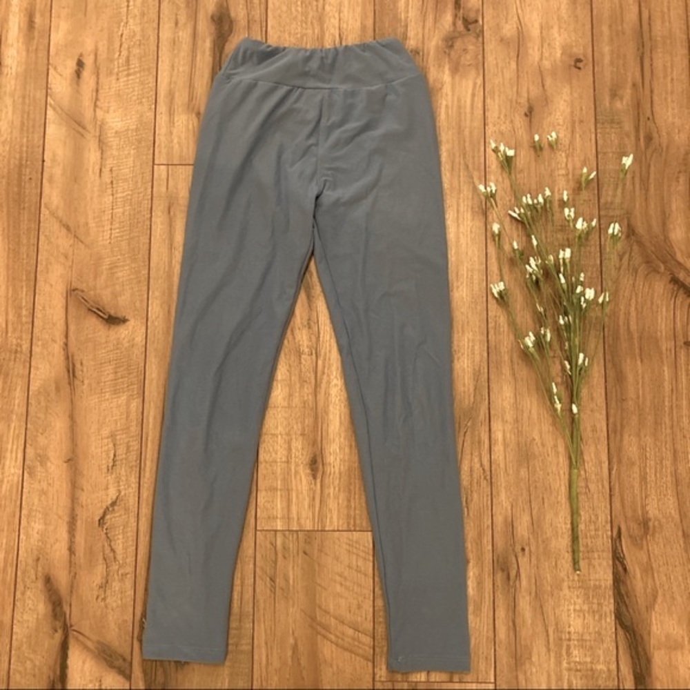 🪴3/$15 LuLaRoe tween light blue high rise legging
